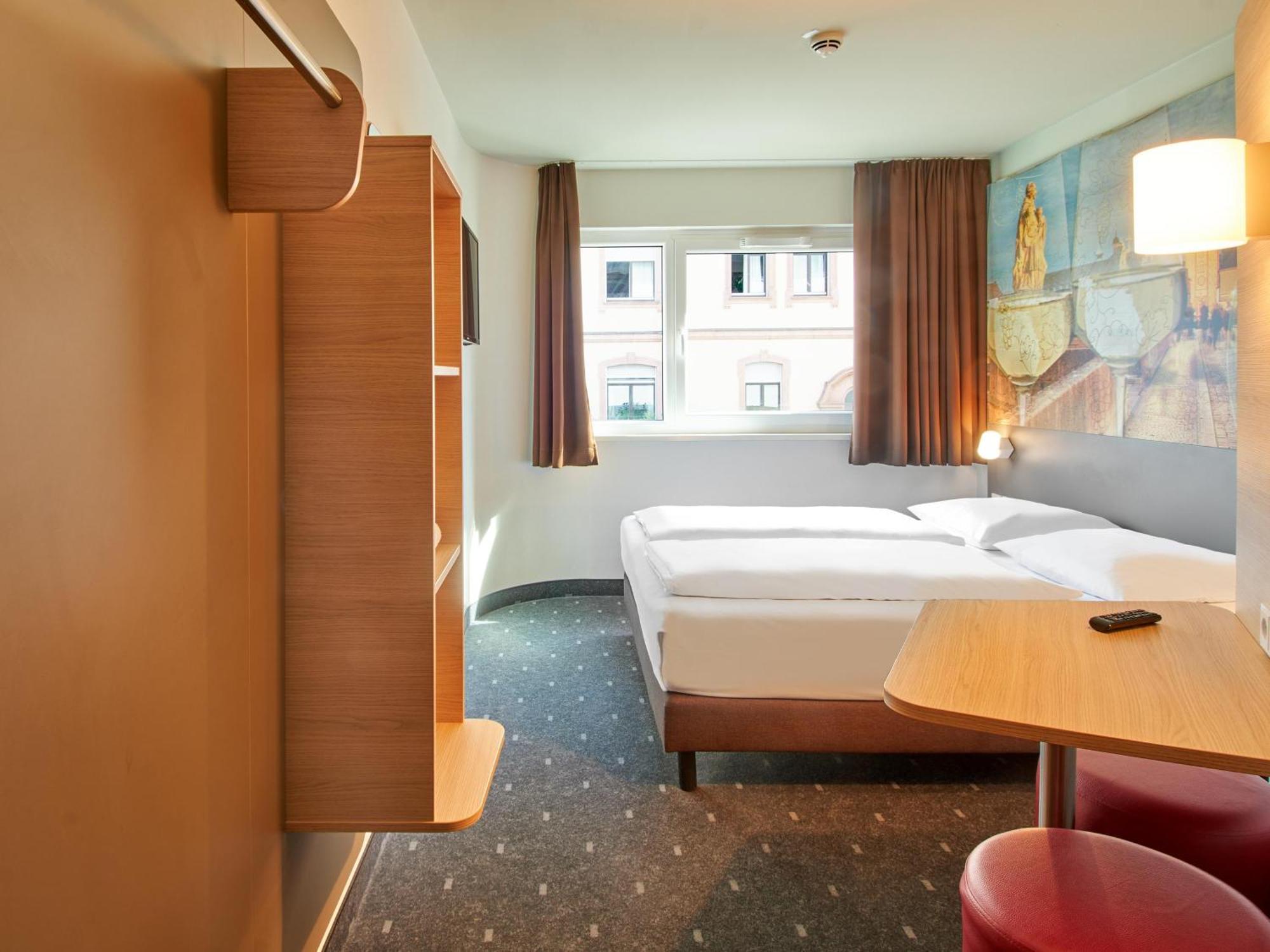 Wuerzburg-city Hotel 3*